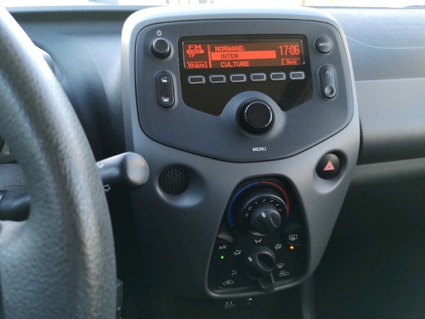 PEUGEOT 108