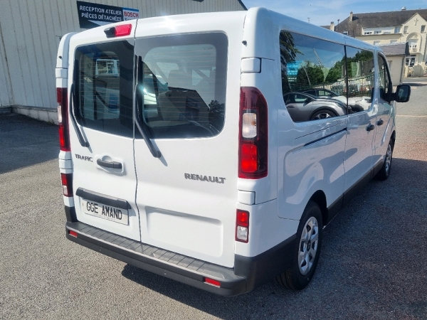 RENAULT TRAFIC III COMBI