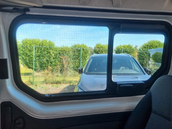 RENAULT TRAFIC III COMBI