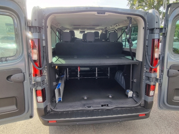 RENAULT TRAFIC III COMBI