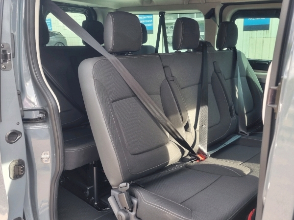 RENAULT TRAFIC III COMBI