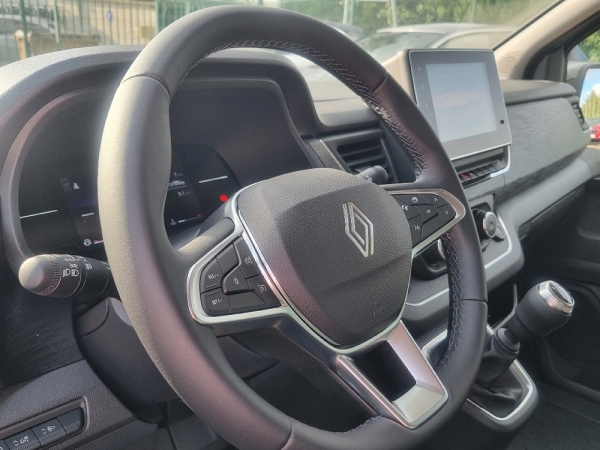 RENAULT TRAFIC III COMBI