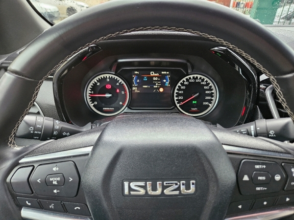ISUZU D-MAX