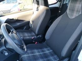 PEUGEOT 108 photo 