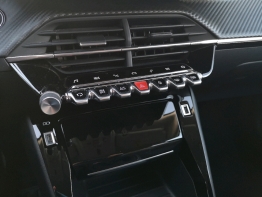 PEUGEOT 2008 photo 