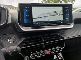 PEUGEOT 208 photo 