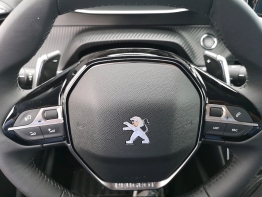 PEUGEOT 208 photo 