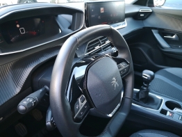 PEUGEOT 2008 photo 