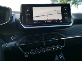 PEUGEOT 2008 photo 