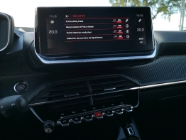 PEUGEOT 2008 photo 