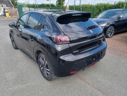 PEUGEOT 208 photo 