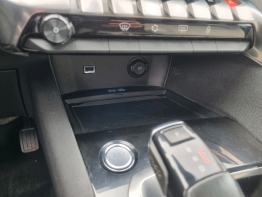 PEUGEOT 3008 photo 