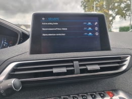 PEUGEOT 3008 photo 