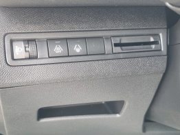 PEUGEOT 3008 photo 