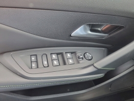 PEUGEOT 308 photo 