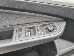 VOLKSWAGEN GOLF VIII photo 