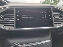 PEUGEOT 308 photo 