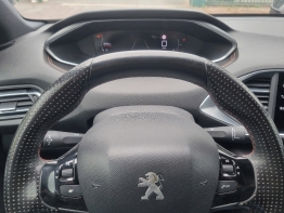 PEUGEOT 308 photo 