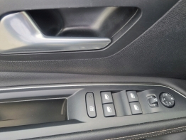 PEUGEOT 5008 photo 