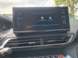 PEUGEOT 3008 photo 