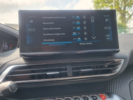 PEUGEOT 3008 photo 