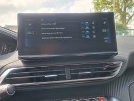 PEUGEOT 3008 photo 
