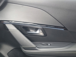 PEUGEOT 208 photo 