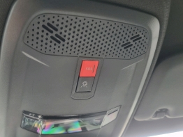 PEUGEOT 208 photo 