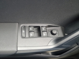 SEAT ARONA photo 