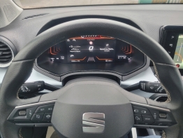 SEAT ARONA photo 