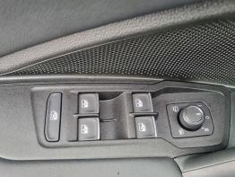 VOLKSWAGEN TIGUAN photo 