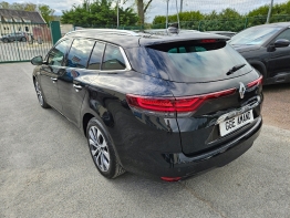 RENAULT MEGANE IV ESTATE photo 