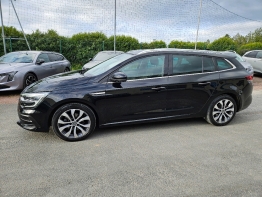 RENAULT MEGANE IV ESTATE photo 