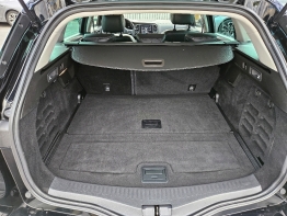 RENAULT MEGANE IV ESTATE photo 