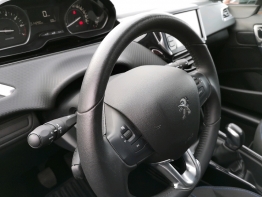 PEUGEOT 2008 photo 